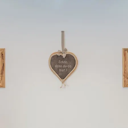 Aparthaus Alpenzauber アパート ノイシュティフト・イム・シュトゥーバイタール